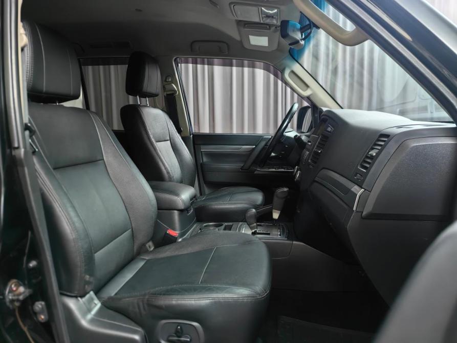 Mitsubishi Pajero IV Рестайлинг 1 Москва  - изображение 8
