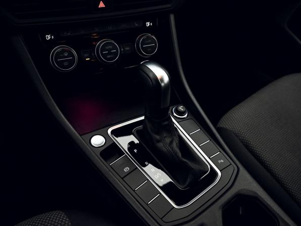 Volkswagen Jetta VII с пробегом 2020 года, цена 2 290 000 рублей, 27602 км, седан, Автокод Объявления
