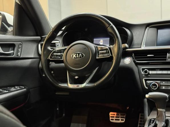 Kia Optima IV Рестайлинг с пробегом 2018 года, цена 1 997 000 рублей, 81000 км, седан, Автокод Объявления