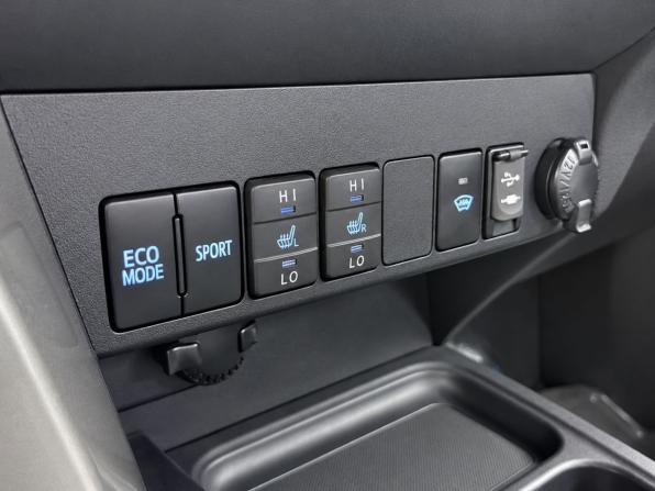 Toyota RAV4 IV (XA40) Рестайлинг с пробегом 2018 года, цена 2 499 000 рублей, 95524 км, внедорожник, Автокод Объявления