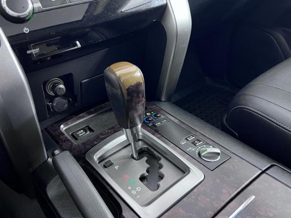 Toyota Land Cruiser 200 Series Рестайлинг 1 с пробегом 2013 года, цена 2 999 000 рублей, 350700 км, внедорожник, Автокод Объявления