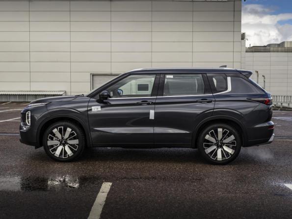 Mitsubishi Outlander IV Рестайлинг с пробегом 2025 года, цена 6 810 000 рублей, 15 км, внедорожник, Автокод Объявления
