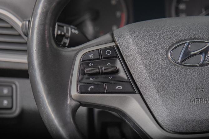 Hyundai Solaris II с пробегом 2017 года, цена 1 399 000 рублей, 88700 км, седан, Автокод Объявления