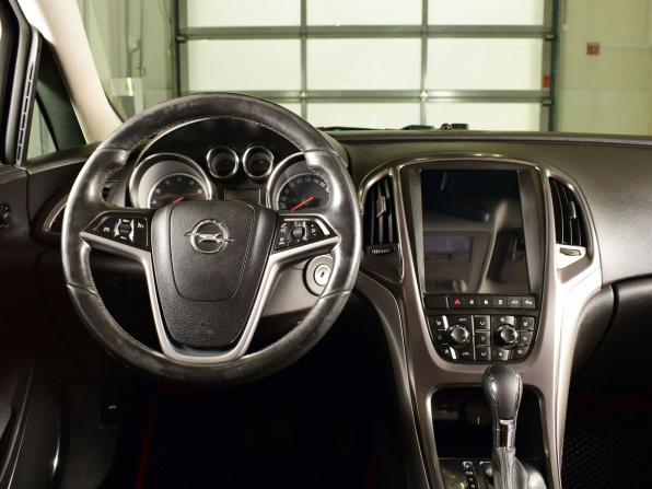 Opel Astra J с пробегом 2011 года, цена 669 995 рублей, 220535 км, хэтчбек, Автокод Объявления
