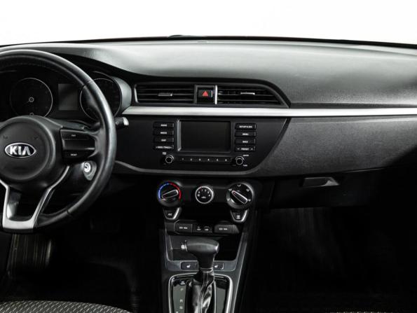 Kia Rio IV с пробегом 2018 года, цена 1 399 585 рублей, 56250 км, седан, Автокод Объявления