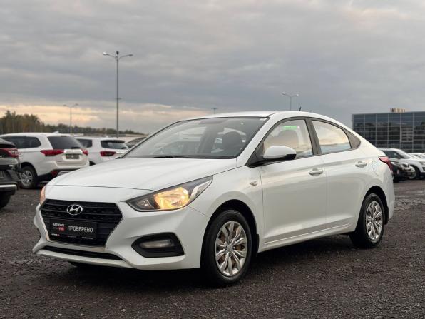 Hyundai Solaris II с пробегом 2017 года, цена 1 240 000 рублей, 114000 км, седан, Автокод Объявления