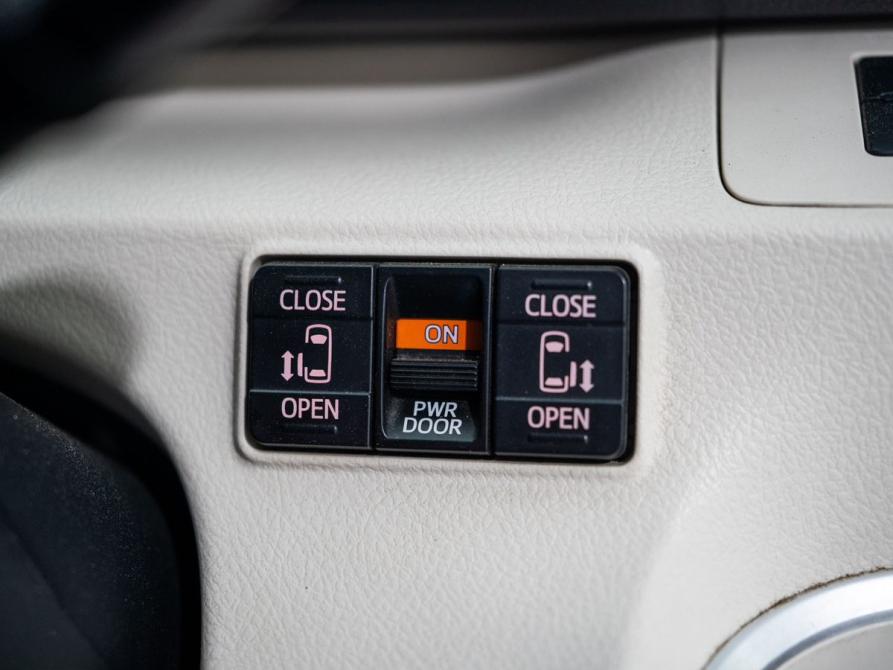 Toyota Sienta II Иркутск  - изображение 18