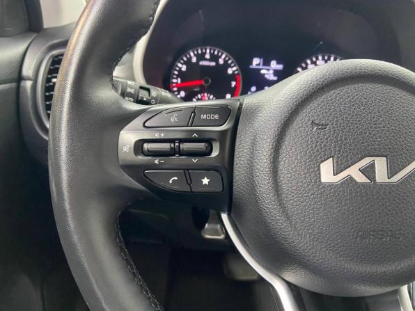 Kia Rio IV Рестайлинг с пробегом 2021 года, цена 1 765 000 рублей, 39612 км, хэтчбек, Автокод Объявления