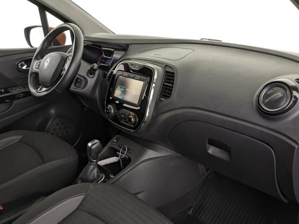 Renault Kaptur I с пробегом 2017 года, цена 1 290 000 рублей, 137553 км, внедорожник, Автокод Объявления