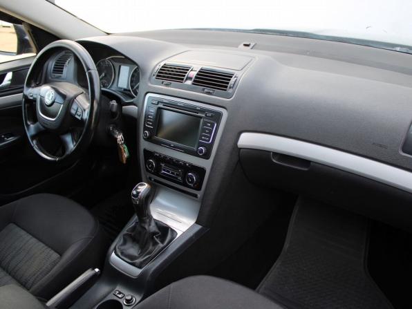 Skoda Octavia II (A5) Рестайлинг с пробегом 2011 года, цена 629 000 рублей, 277706 км, лифтбек, Автокод Объявления