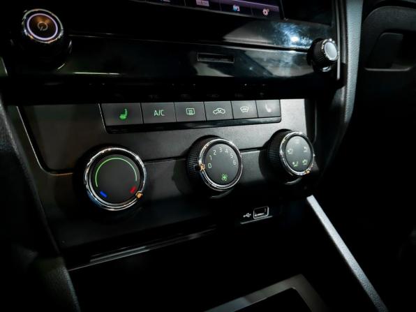 Skoda Octavia III (A7) Рестайлинг с пробегом 2019 года, цена 1 125 000 рублей, 171353 км, лифтбек, Автокод Объявления