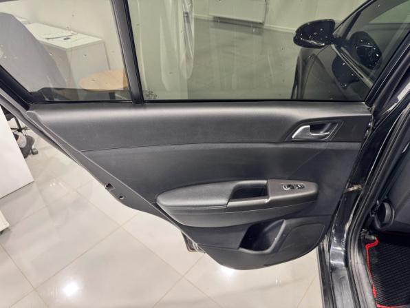 Kia Sportage IV с пробегом 2017 года, цена 1 945 000 рублей, 176000 км, внедорожник, Автокод Объявления