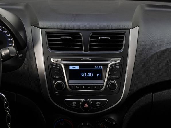 Hyundai Solaris I Рестайлинг с пробегом 2016 года, цена 990 000 рублей, 164032 км, седан, Автокод Объявления