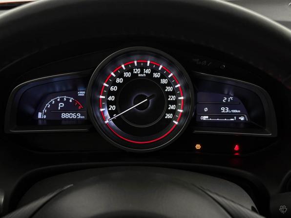 Mazda 3 III (BM) с пробегом 2015 года, цена 1 380 000 рублей, 88067 км, хэтчбек, Автокод Объявления