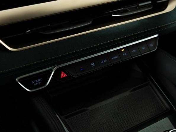 Geely Monjaro I с пробегом 2024 года, цена 3 229 700 рублей, 69654 км, внедорожник, Автокод Объявления