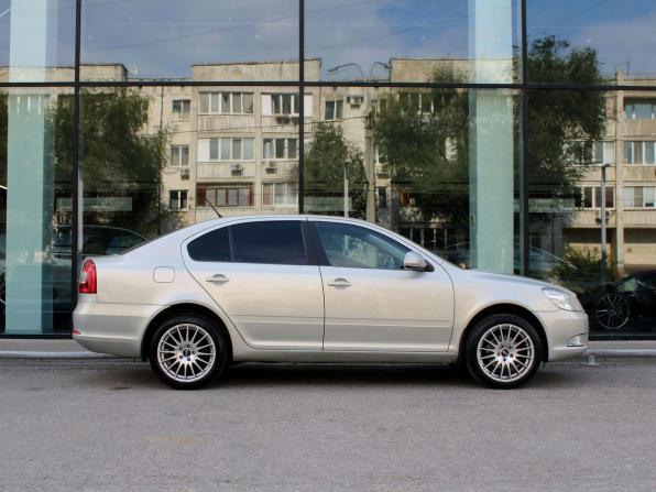 Skoda Octavia II (A5) Рестайлинг с пробегом 2013 года, цена 810 000 рублей, 215408 км, лифтбек, Автокод Объявления