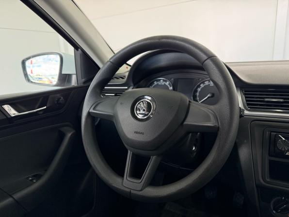 Skoda Rapid I Рестайлинг с пробегом 2017 года, цена 1 249 000 рублей, 84500 км, лифтбек, Автокод Объявления