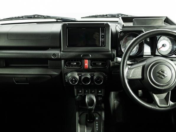 Suzuki Jimny IV с пробегом 2020 года, цена 1 950 000 рублей, 73547 км, внедорожник, Автокод Объявления
