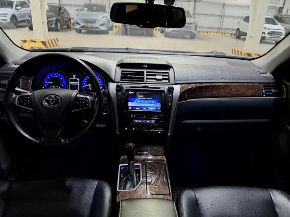 Toyota Camry VII (XV50) Рестайлинг 2 с пробегом 2017 года, цена 1 980 000 рублей, 297586 км, седан, Автокод Объявления