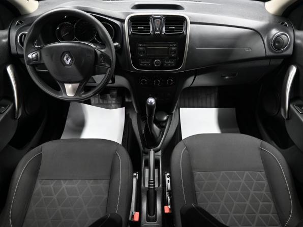 Renault Sandero II с пробегом 2015 года, цена 1 045 000 рублей, 76097 км, хэтчбек, Автокод Объявления