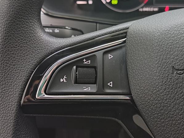 Skoda Superb III Рестайлинг с пробегом 2024 года, цена 3 000 000 рублей, 8465 км, лифтбек, Автокод Объявления