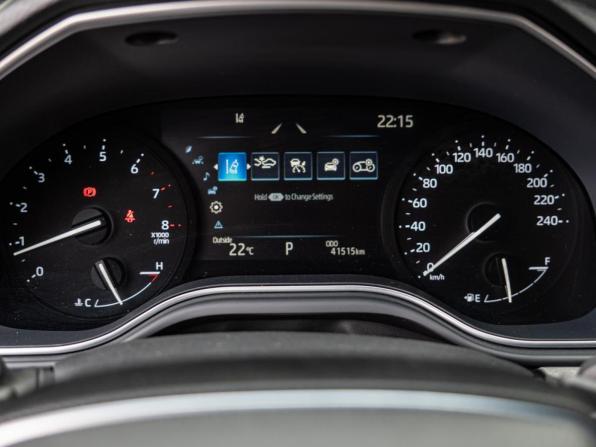 Toyota Avalon V с пробегом 2022 года, цена 3 390 000 рублей, 41515 км, седан, Автокод Объявления