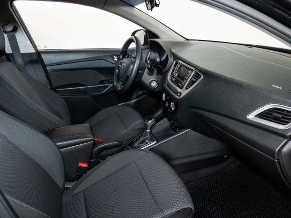 Hyundai Solaris II с пробегом 2019 года, цена 1 348 000 рублей, 97000 км, седан, Автокод Объявления