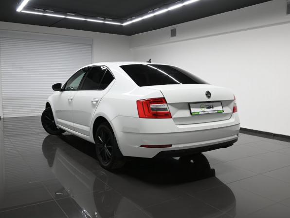 Skoda Octavia III (A7) Рестайлинг с пробегом 2018 года, цена 895 000 рублей, 320419 км, лифтбек, Автокод Объявления