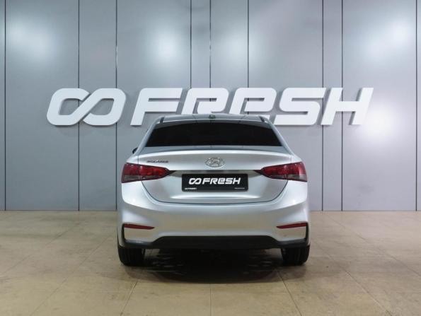 Hyundai Solaris II с пробегом 2017 года, цена 939 000 рублей, 275716 км, седан, Автокод Объявления