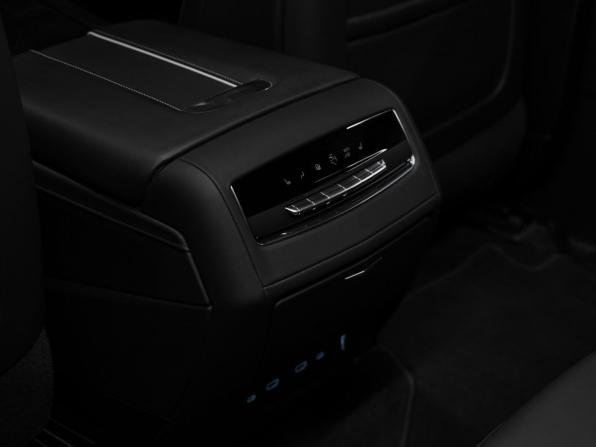 Cadillac Escalade V с пробегом 2022 года, цена 17 800 000 рублей, 42 км, внедорожник, Автокод Объявления