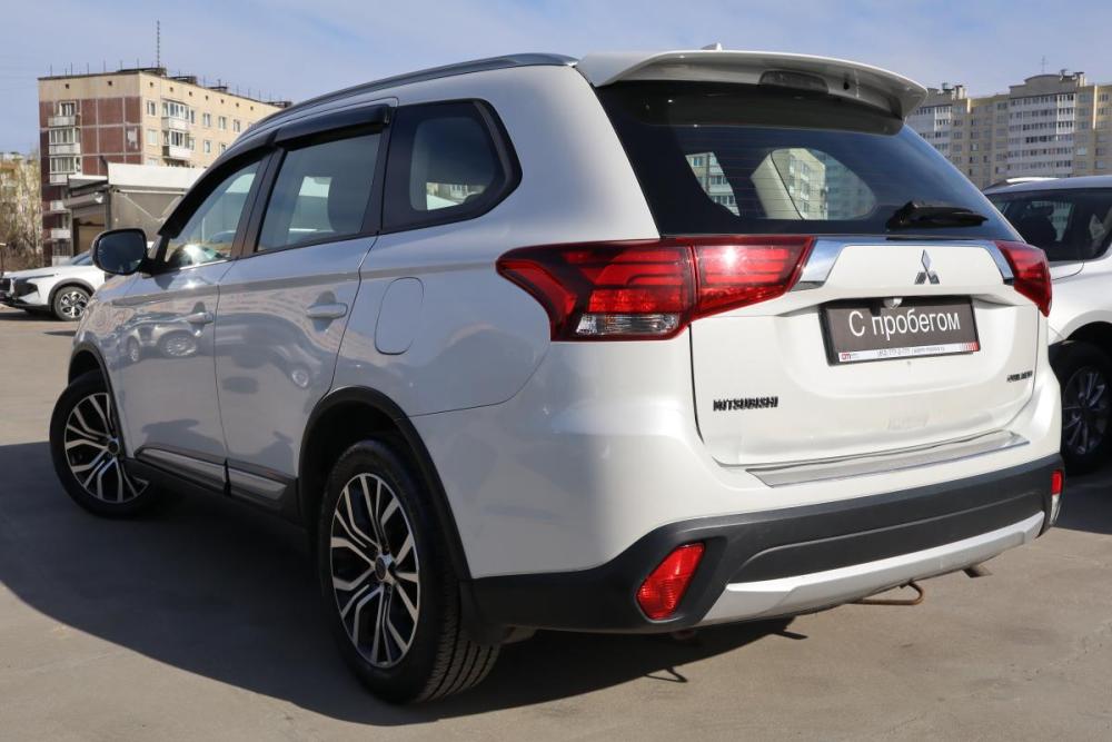 Mitsubishi Outlander III Рестайлинг 2 Санкт-Петербург  - изображение 4