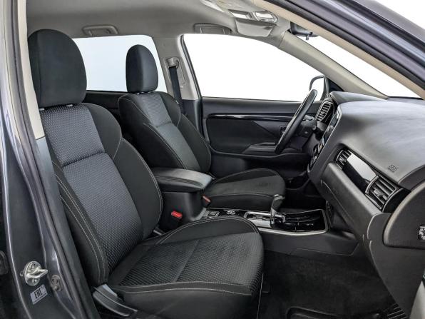 Mitsubishi Outlander III Рестайлинг 3 с пробегом 2019 года, цена 2 390 000 рублей, 53425 км, внедорожник, Автокод Объявления