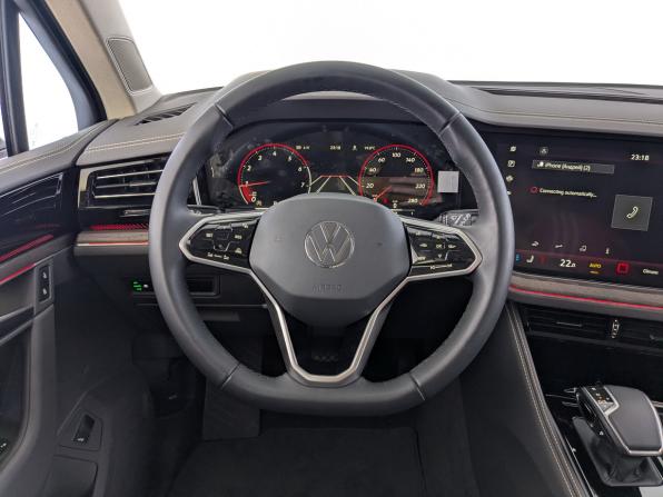 Volkswagen Touareg III Рестайлинг с пробегом 2025 года, цена 8 200 000 рублей, 2517 км, внедорожник, Автокод Объявления