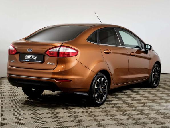Ford Fiesta Mk6 Рестайлинг с пробегом 2015 года, цена 555 555 рублей, 301611 км, седан, Автокод Объявления