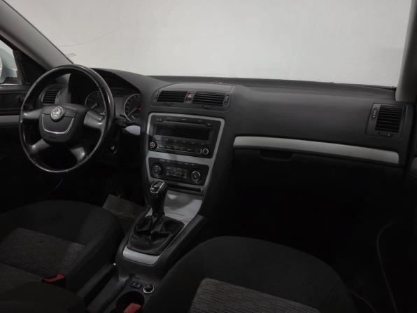 Skoda Octavia II (A5) Рестайлинг с пробегом 2013 года, цена 960 000 рублей, 82781 км, лифтбек, Автокод Объявления