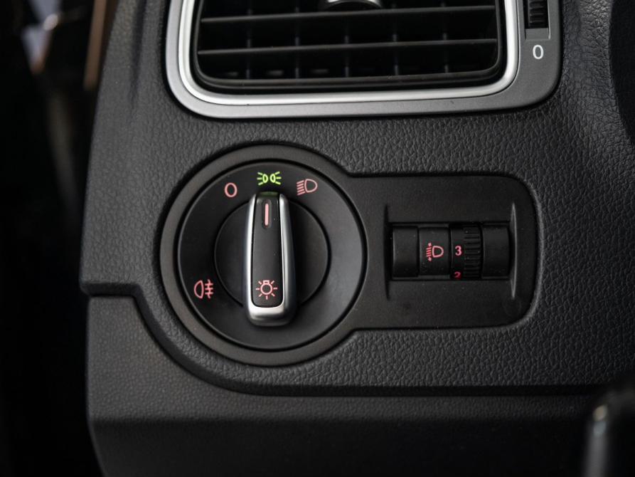 Volkswagen Polo V Рестайлинг Иркутск  - изображение 13