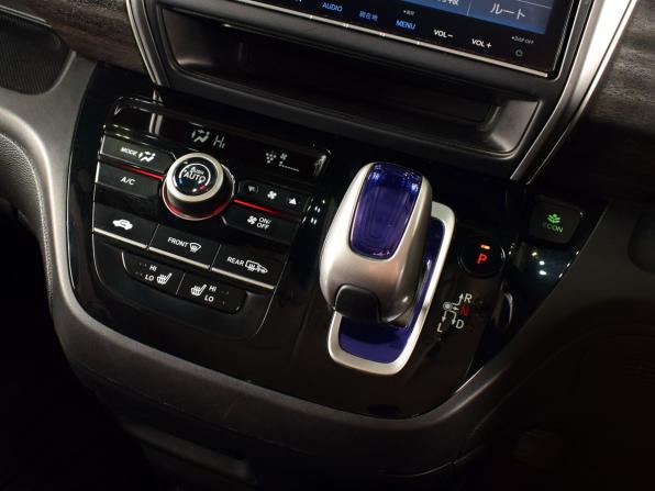 Honda Freed II с пробегом 2017 года, цена 1 275 999 рублей, 136766 км, компактвэн, Автокод Объявления