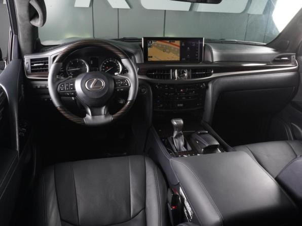 Lexus LX III Рестайлинг 2 с пробегом 2018 года, цена 9 860 000 рублей, 63737 км, внедорожник, Автокод Объявления