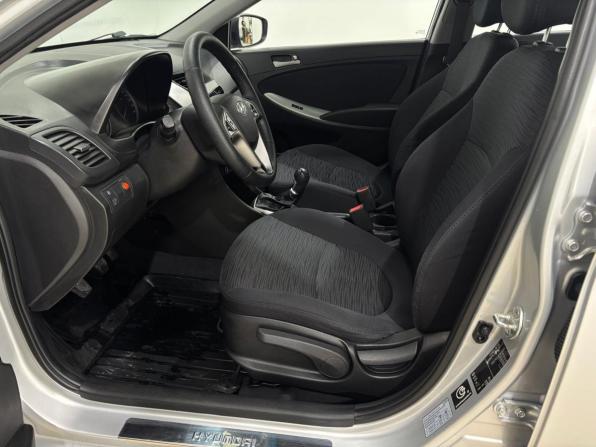 Hyundai Solaris I Рестайлинг с пробегом 2015 года, цена 730 000 рублей, 219082 км, седан, Автокод Объявления