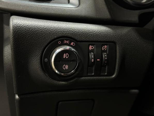 Opel Astra J Рестайлинг с пробегом 2012 года, цена 650 000 рублей, 170493 км, хэтчбек, Автокод Объявления