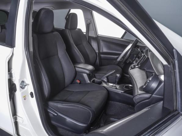 Toyota RAV4 IV (XA40) Рестайлинг с пробегом 2016 года, цена 2 299 000 рублей, 243515 км, внедорожник, Автокод Объявления