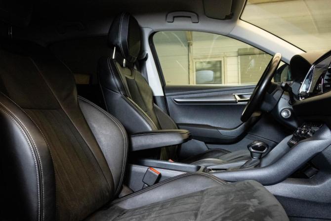 Skoda Karoq I с пробегом 2021 года, цена 2 149 000 рублей, 128548 км, внедорожник, Автокод Объявления
