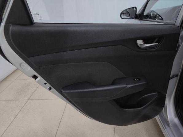 Hyundai Solaris II с пробегом 2017 года, цена 1 140 000 рублей, 184020 км, седан, Автокод Объявления