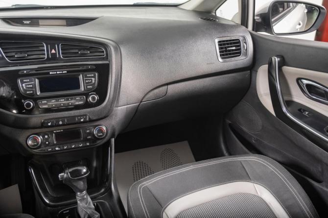 Kia Ceed II с пробегом 2013 года, цена 949 000 рублей, 245000 км, хэтчбек, Автокод Объявления