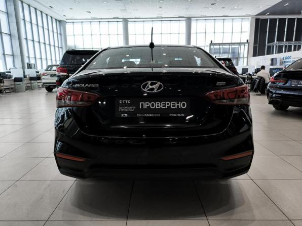 Hyundai Solaris II с пробегом 2017 года, цена 1 099 000 рублей, 101950 км, седан, Автокод Объявления
