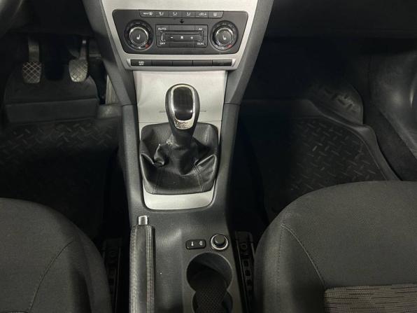 Skoda Octavia II (A5) Рестайлинг с пробегом 2012 года, цена 649 000 рублей, 296000 км, лифтбек, Автокод Объявления