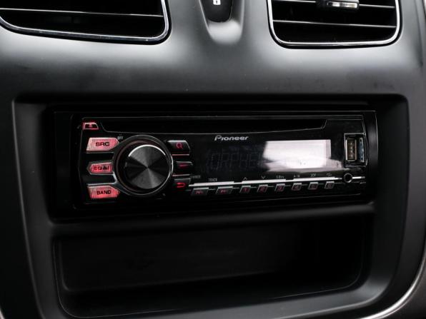 Renault Logan II с пробегом 2015 года, цена 1 179 000 рублей, 45187 км, седан, Автокод Объявления