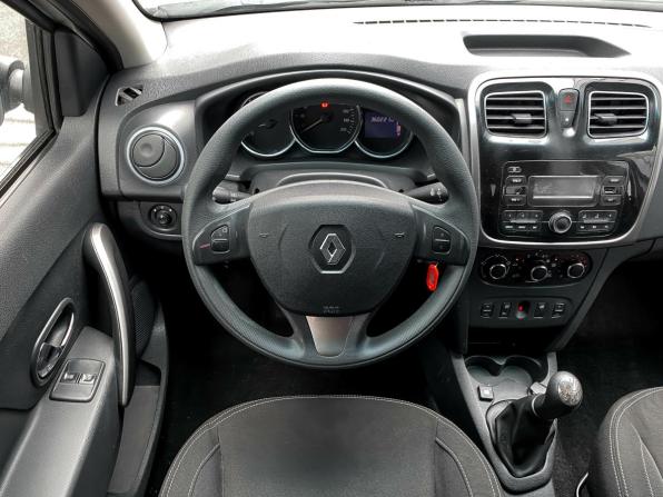 Renault Logan II с пробегом 2018 года, цена 316 000 рублей, 360221 км, седан, Автокод Объявления
