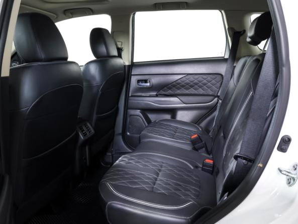 Mitsubishi Outlander III Рестайлинг 3 с пробегом 2022 года, цена 3 190 000 рублей, 34189 км, внедорожник, Автокод Объявления