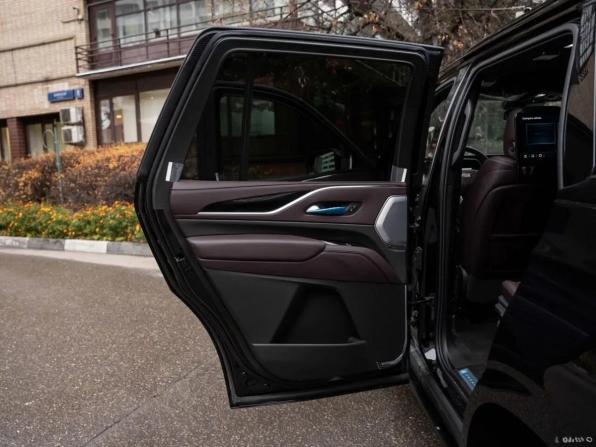 Cadillac Escalade V с пробегом 2024 года, цена 23 500 000 рублей, 18 км, внедорожник, Автокод Объявления